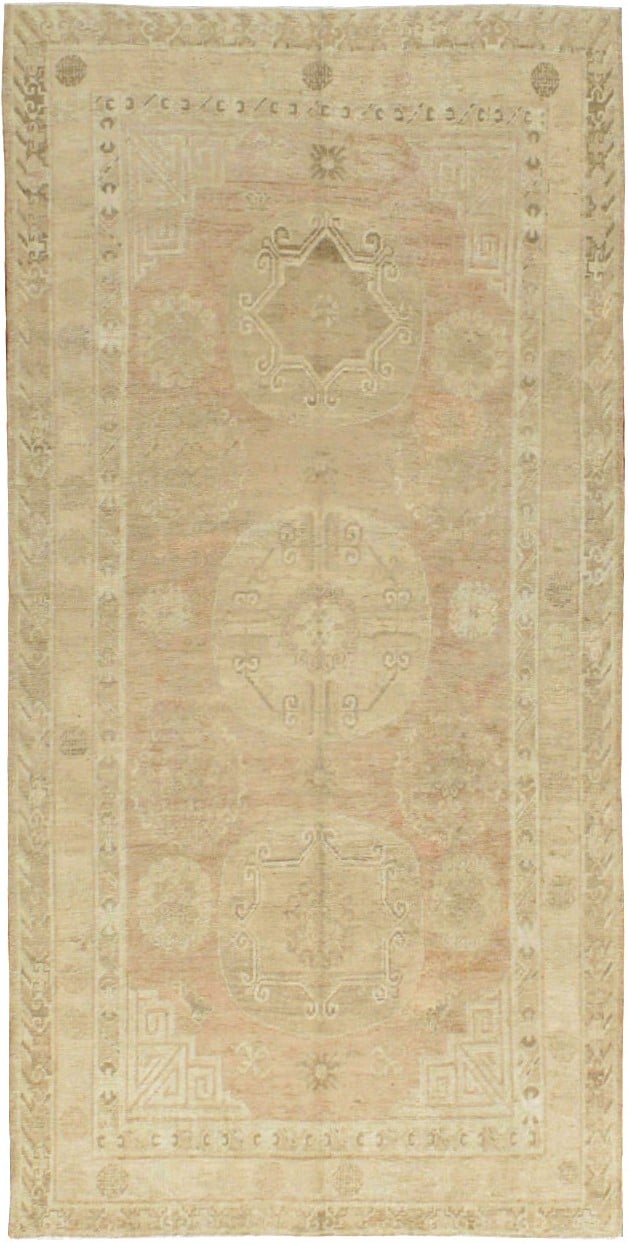 Vintage East Turkestan Khotan Rug, No.16438 - Staging