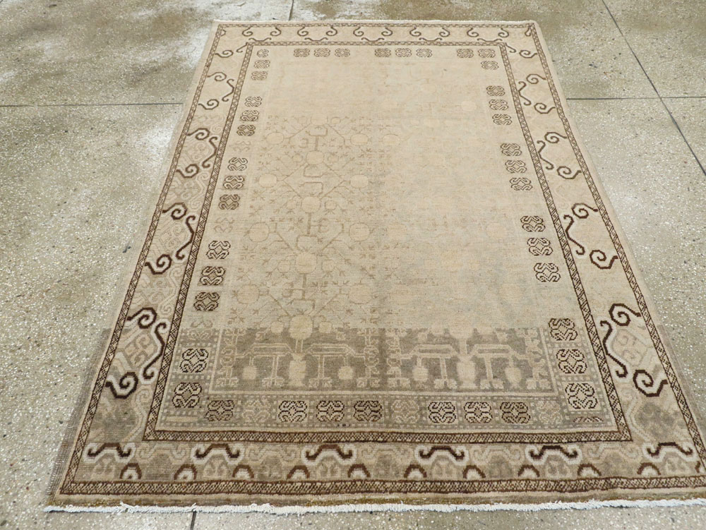 Antique East Turkestan Khotan Rug, No.16471 - Staging