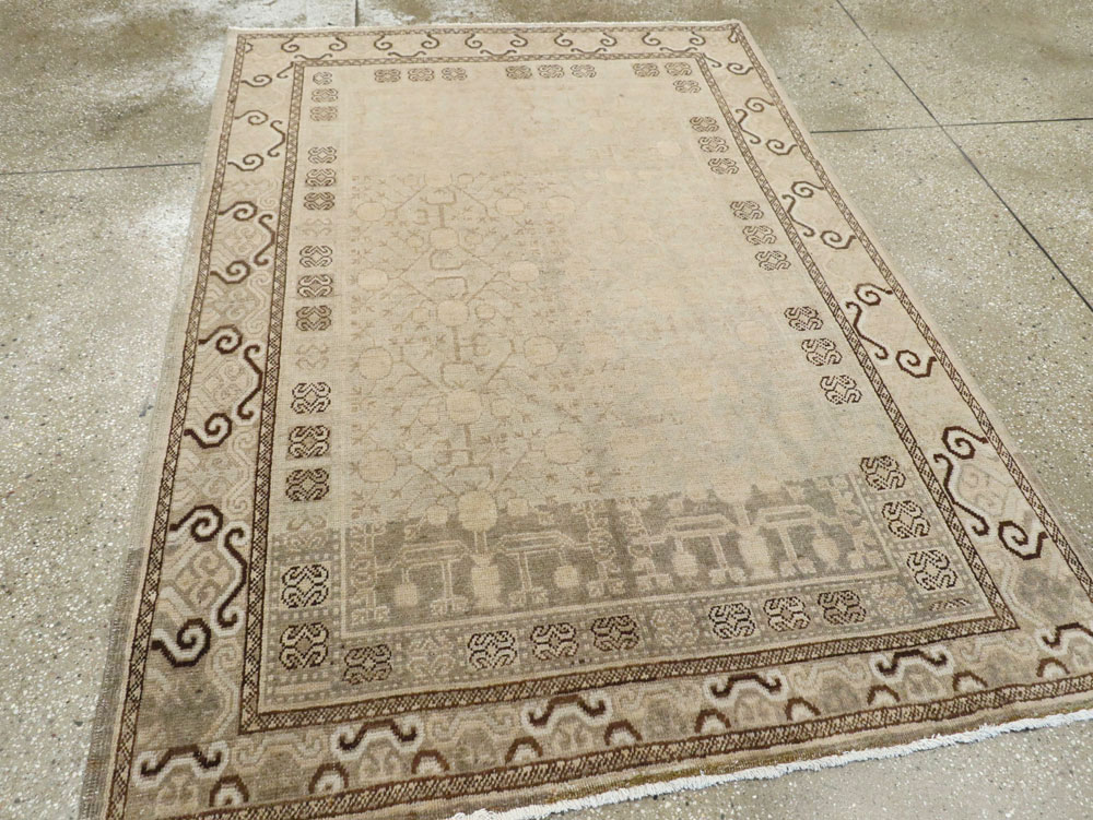 Antique East Turkestan Khotan Rug, No.16471 - Staging