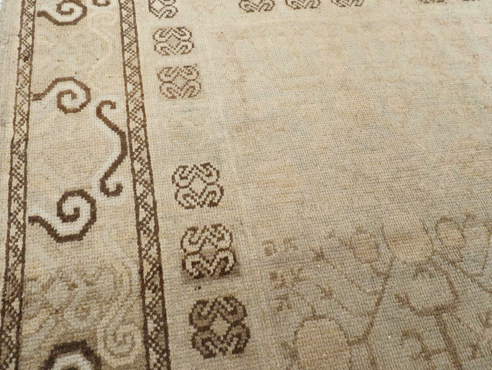 Antique East Turkestan Khotan Rug, No.16471 - Staging