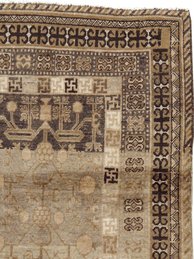 Vintage East Turkestan Khotan Rug, No.16473 - Staging