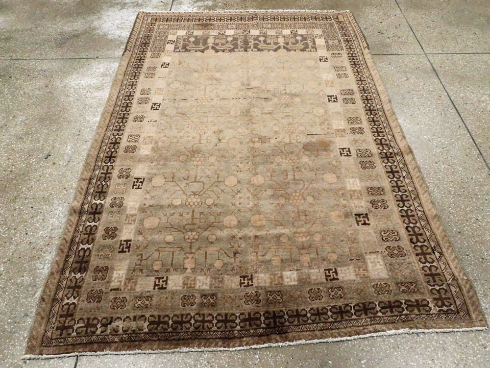 Vintage East Turkestan Khotan Rug, No.16473 - Staging