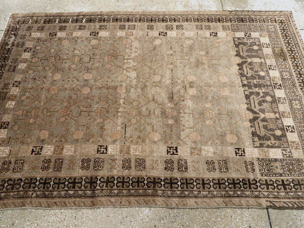 Vintage East Turkestan Khotan Rug, No.16473 - Staging