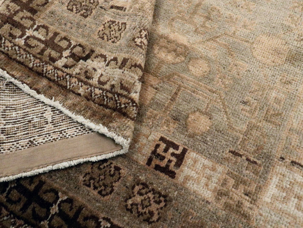 Vintage East Turkestan Khotan Rug, No.16473 - Staging