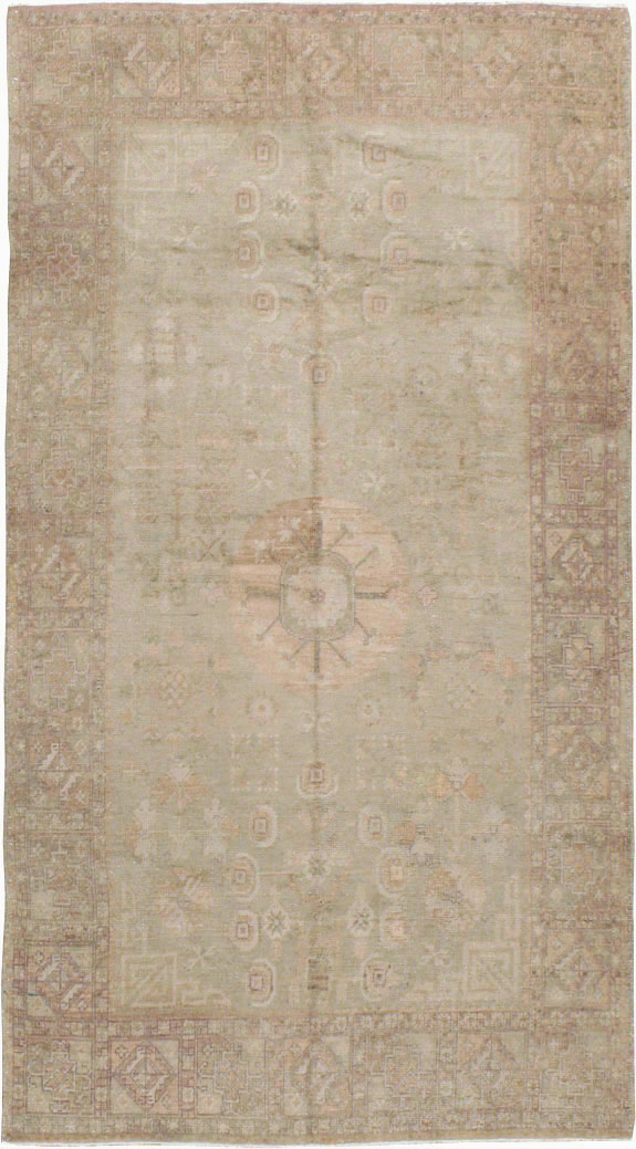 Antique East Turkestan Khotan Rug, No.16475 - Staging