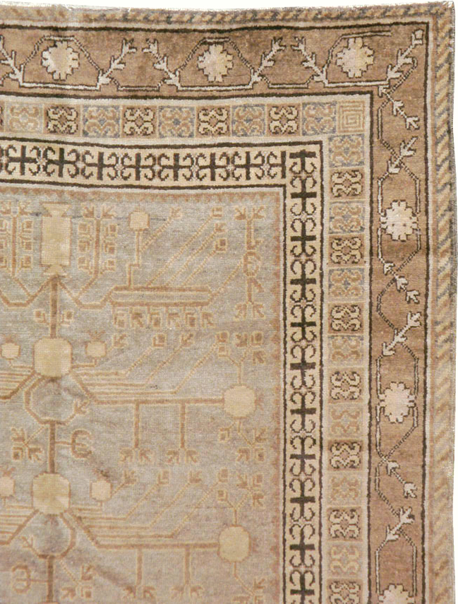 Vintage East Turkestan Khotan Carpet, No.16476 - Staging