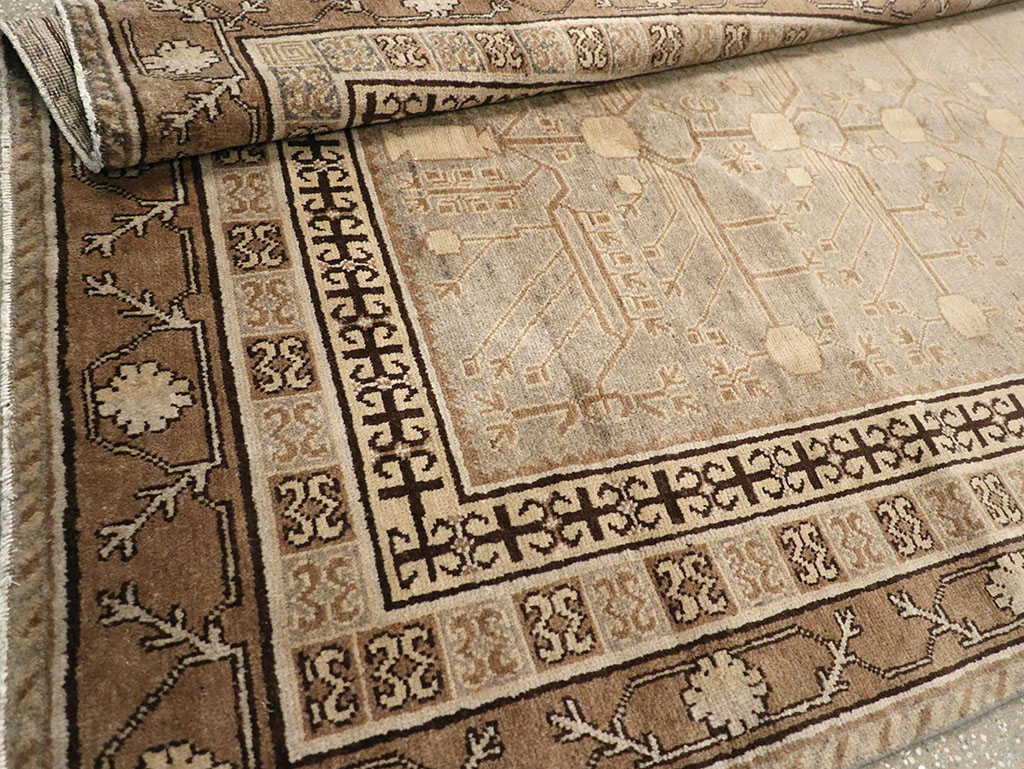 Vintage East Turkestan Khotan Carpet, No.16476 - Staging