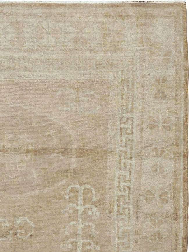 Vintage East Turkestan Khotan Rug, No.16480 - Staging