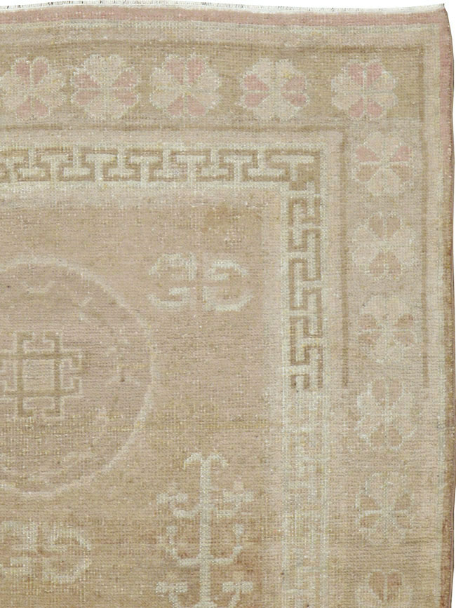 Vintage East Turkestan Khotan Rug, No.16480 - Staging