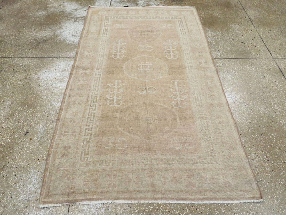 Vintage East Turkestan Khotan Rug, No.16480 - Staging
