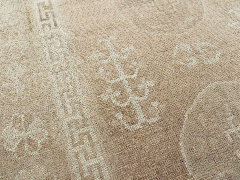 Vintage East Turkestan Khotan Rug, No.16480 - Staging