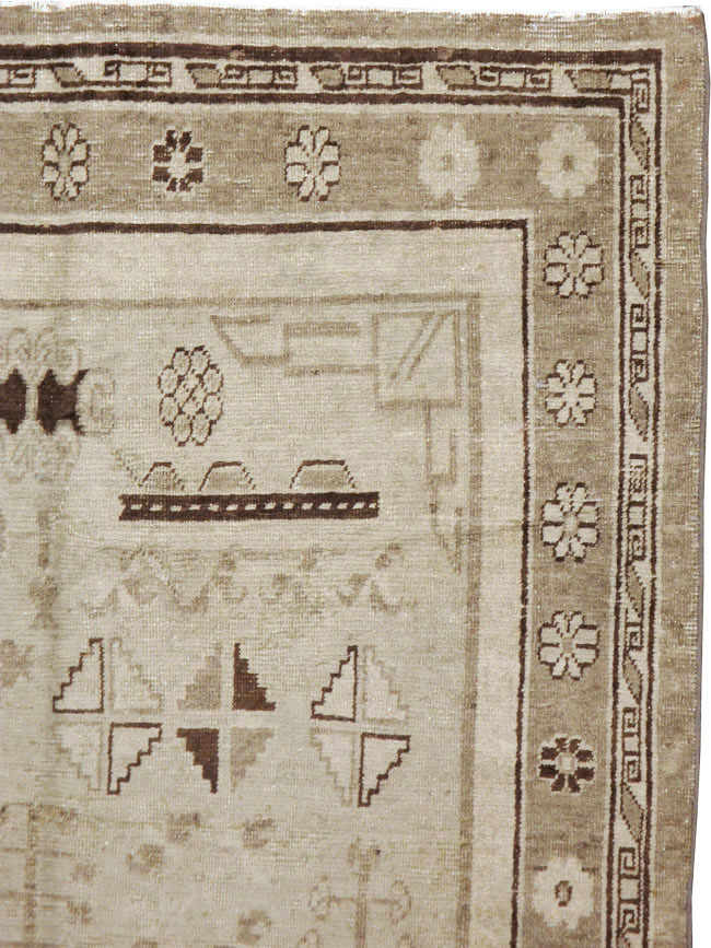 Vintage East Turkestan Khotan Rug, No.16482 - Staging