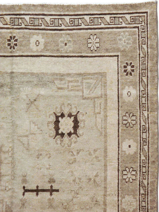 Vintage East Turkestan Khotan Rug, No.16482 - Staging