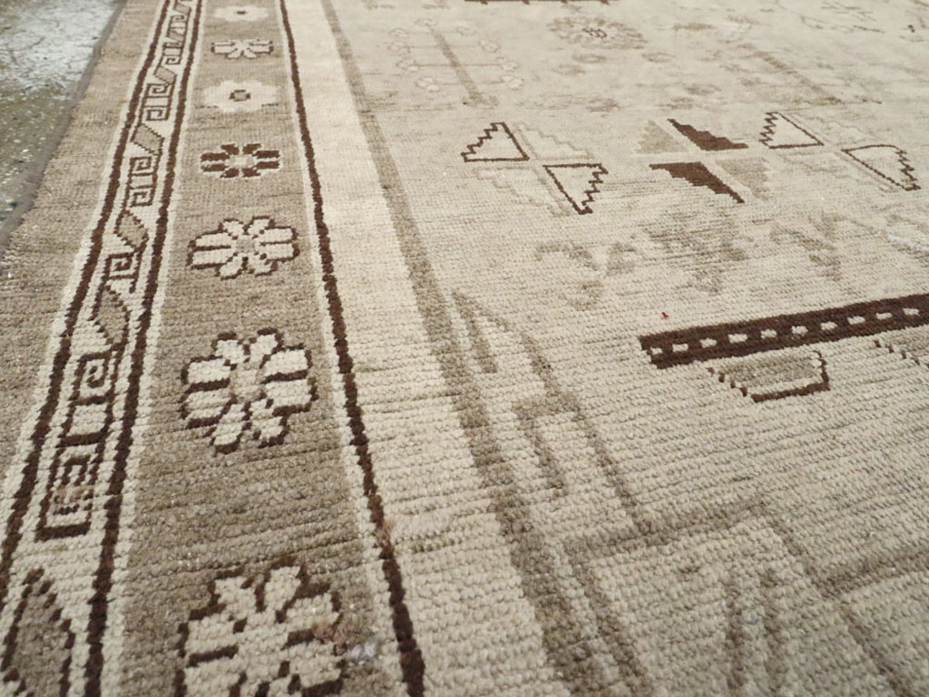 Vintage East Turkestan Khotan Rug, No.16482 - Staging