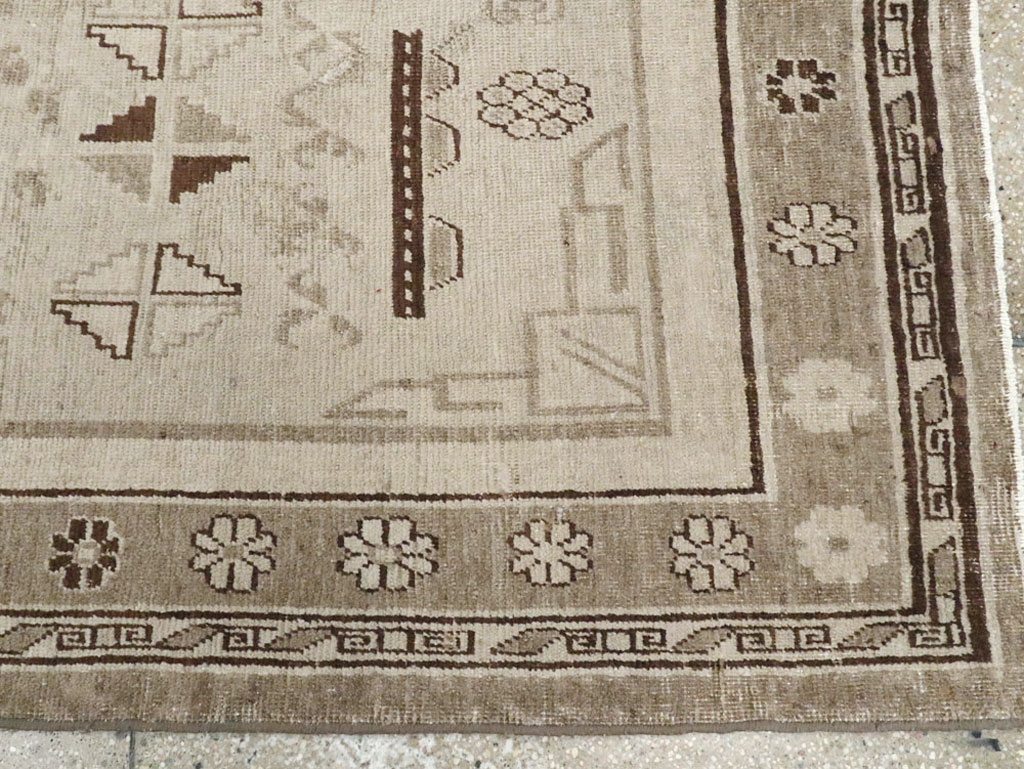 Vintage East Turkestan Khotan Rug, No.16482 - Staging