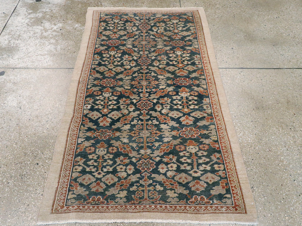 Antique Persian Mahal Rug, No.16512 - Staging