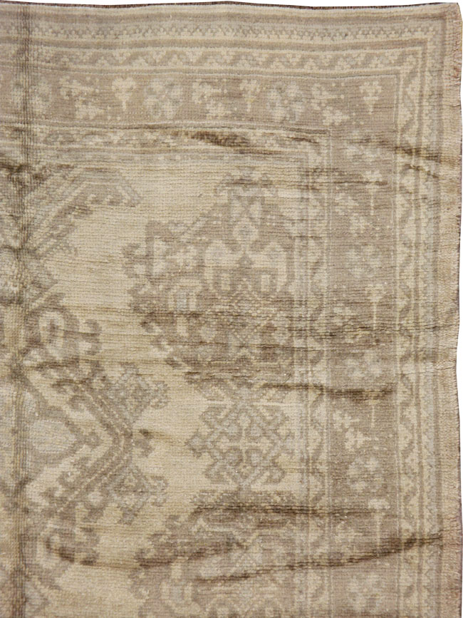Antique Turkish Oushak Carpet, No.16519 - Staging