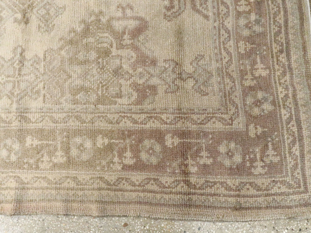 Antique Turkish Oushak Carpet, No.16519 - Staging