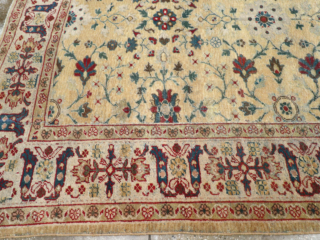 Antique Persian Mahal Carpet, No.16640 - Staging
