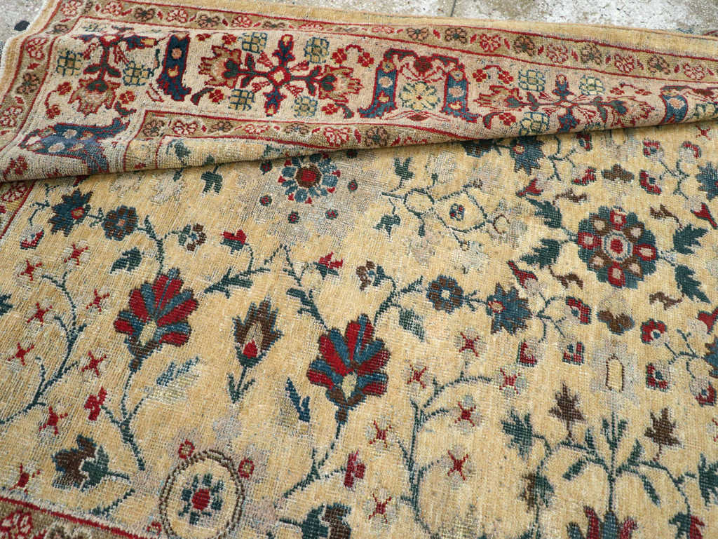 Antique Persian Mahal Carpet, No.16640 - Staging