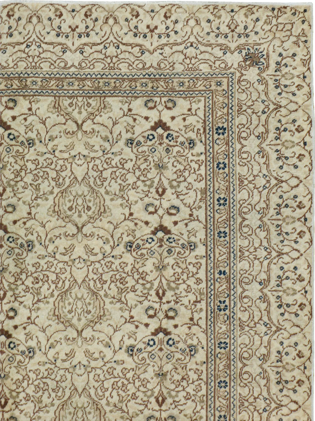 Vintage Turkish Sivas Carpet, No.16818 - Staging