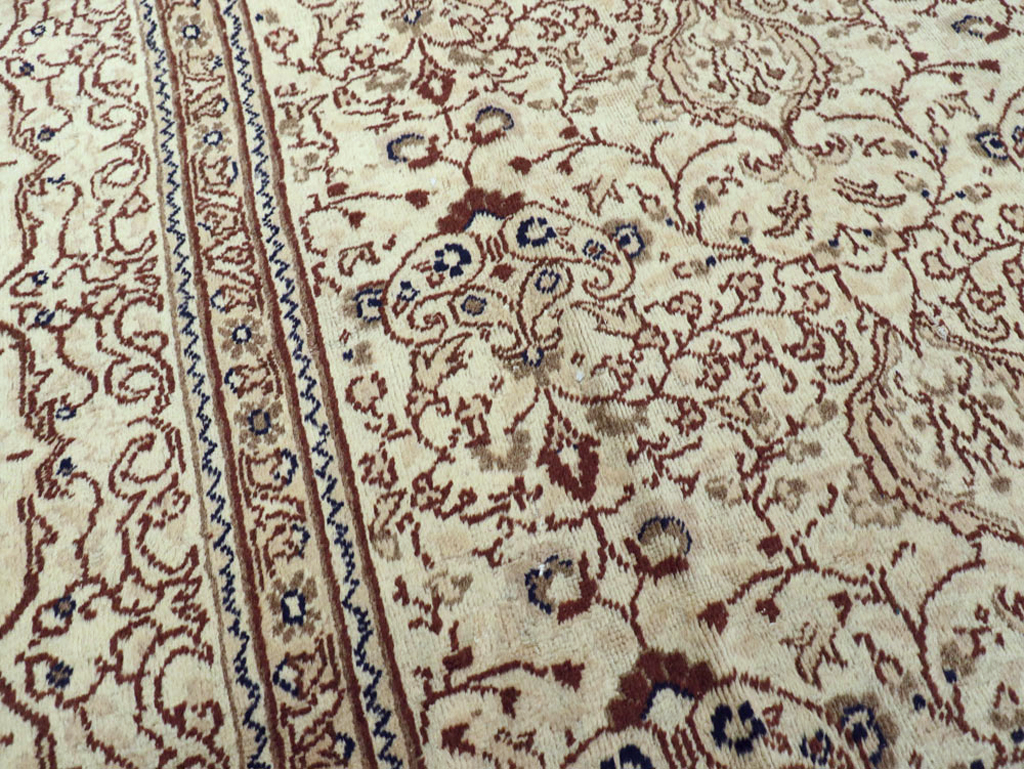 Vintage Turkish Sivas Carpet, No.16818 - Staging