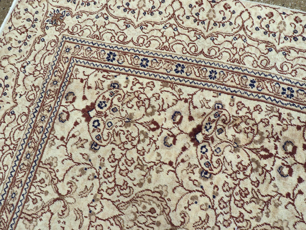 Vintage Turkish Sivas Carpet, No.16818 - Staging