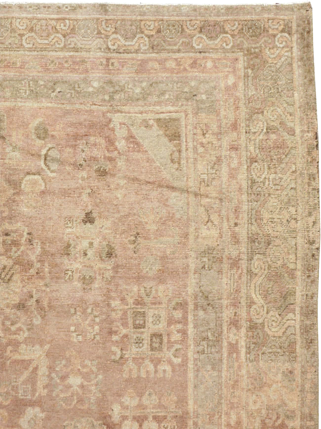 Vintage East Turkestan Khotan Carpet, No.16902 - Staging