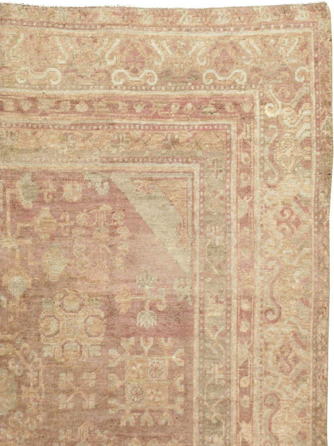 Vintage East Turkestan Khotan Carpet, No.16902 - Staging