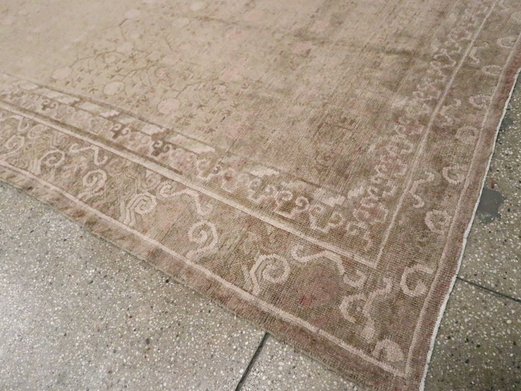 Vintage East Turkestan Khotan Carpet, No.16912 - Staging