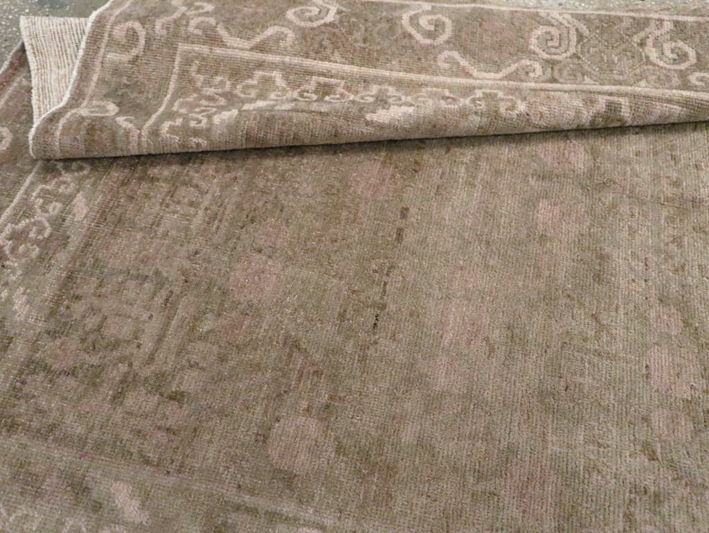 Vintage East Turkestan Khotan Carpet, No.16912 - Staging