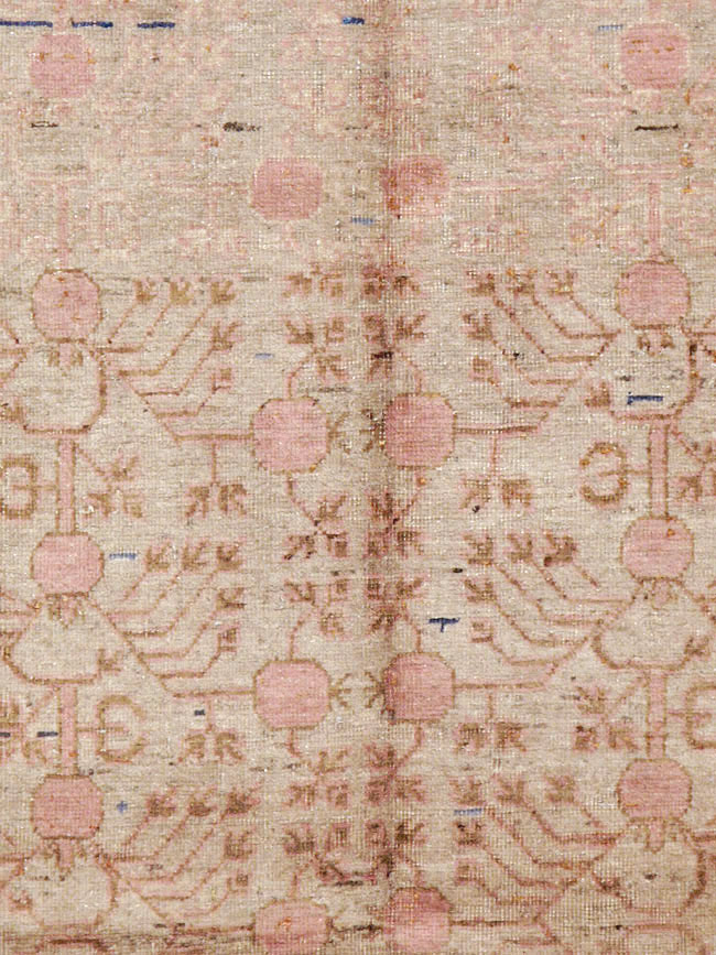 Vintage East Turkestan Khotan Carpet, No.16915 - Staging
