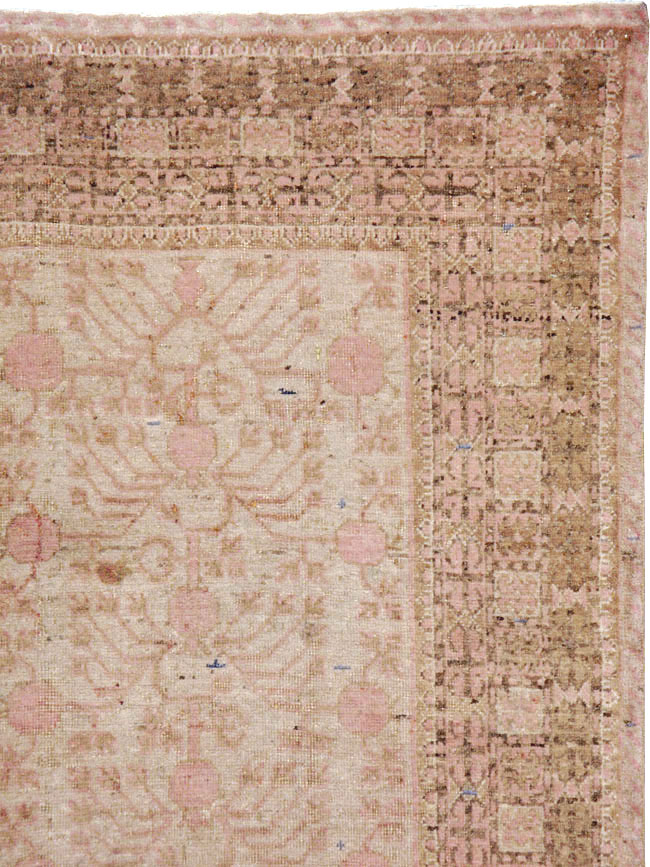 Vintage East Turkestan Khotan Carpet, No.16915 - Staging