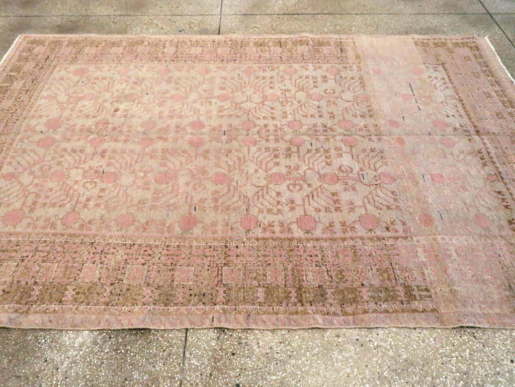 Vintage East Turkestan Khotan Carpet, No.16915 - Staging