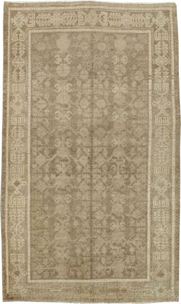 Vintage East Turkestan Khotan Rug, No.16920 - Staging