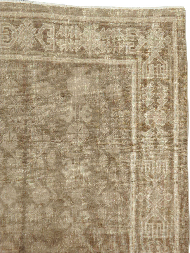 Vintage East Turkestan Khotan Rug, No.16920 - Staging