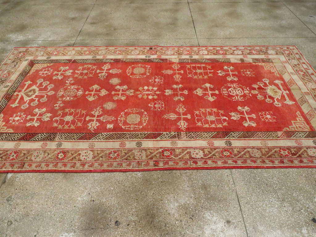 Vintage East Turkestan Khotan Carpet, No.16923 - Staging