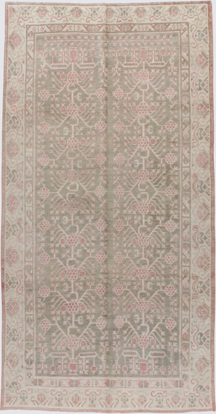 Vintage East Turkestan Khotan Carpet, No.16938 - Staging