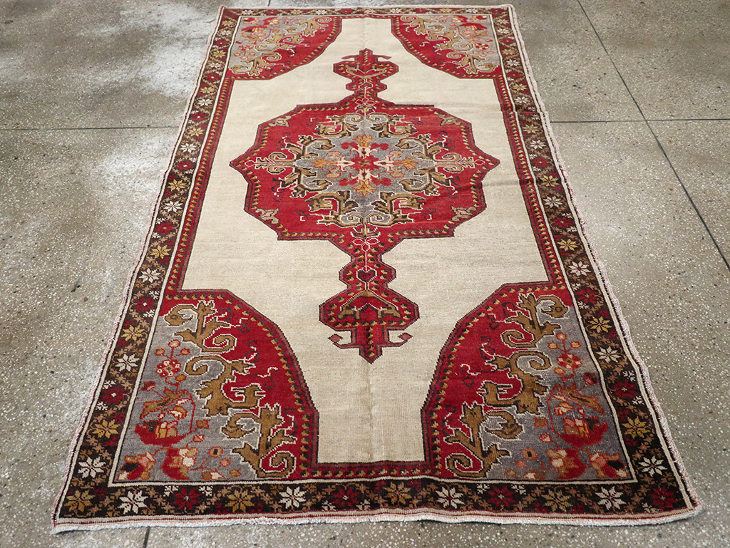 Vintage Turkish Oushak Rug, No.16982 - Staging