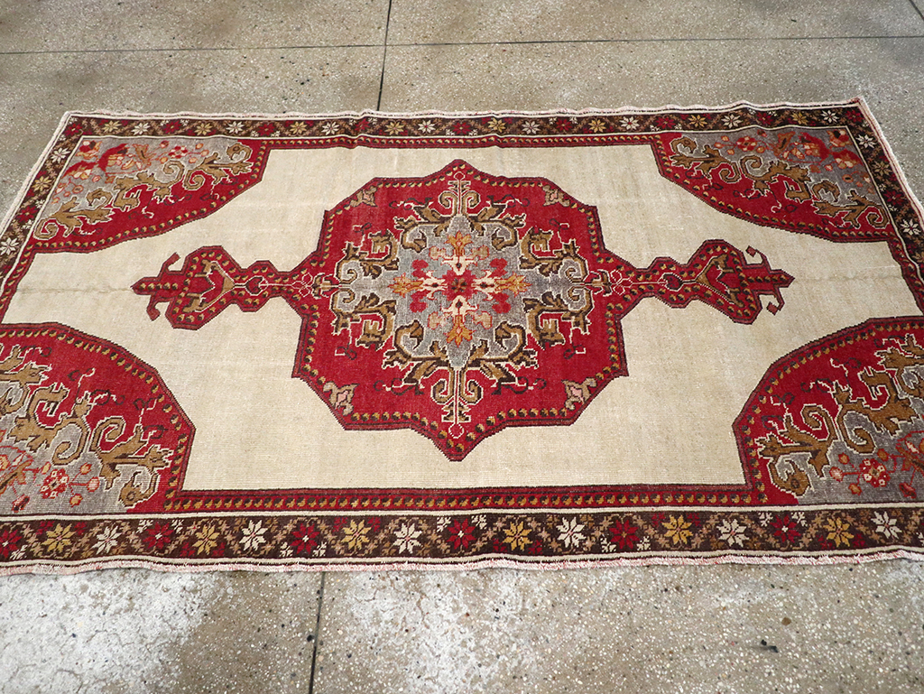 Vintage Turkish Oushak Rug, No.16982 - Staging