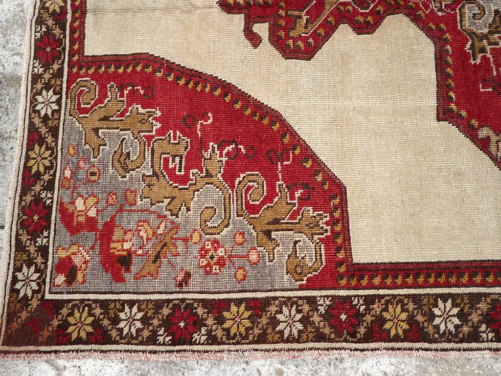 Vintage Turkish Oushak Rug, No.16982 - Staging
