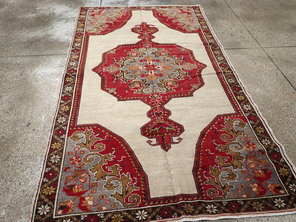 Vintage Turkish Oushak Rug, No.16982 - Staging