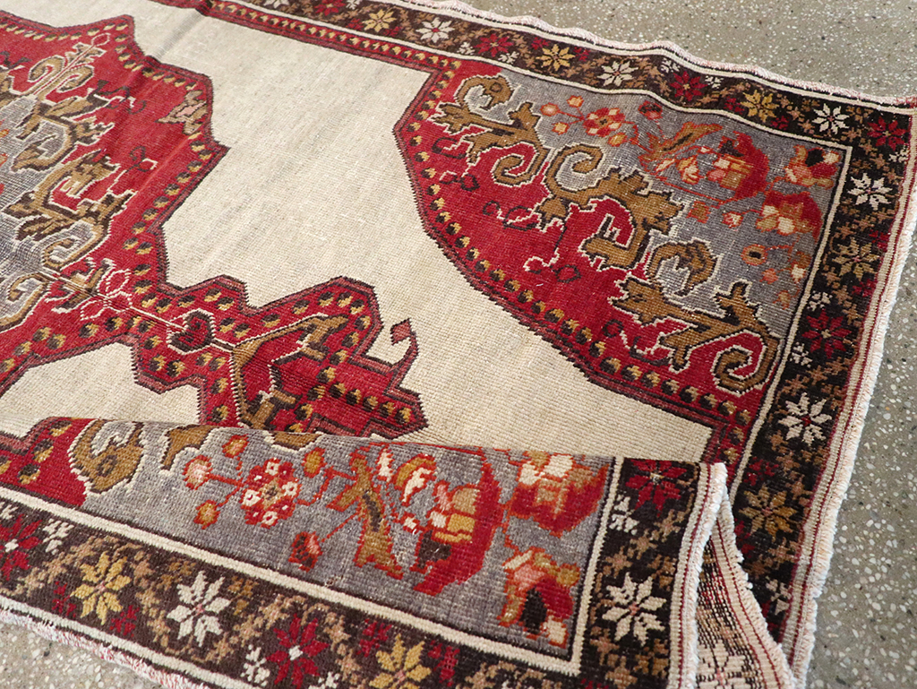 Vintage Turkish Oushak Rug, No.16982 - Staging