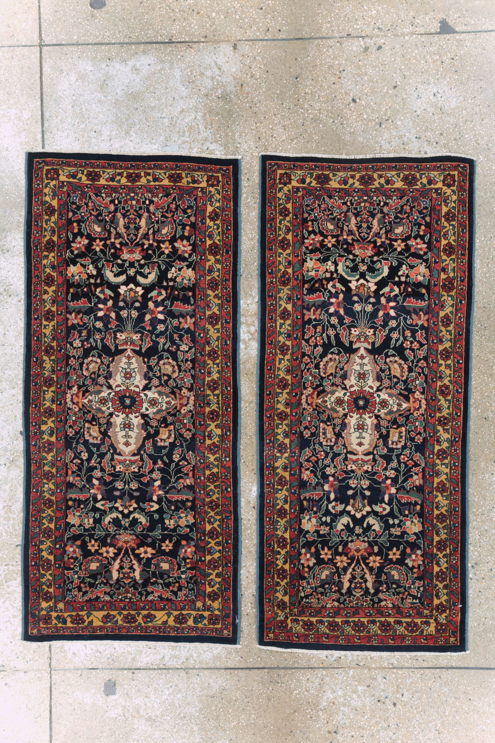 Antique Persian Sarouk Fereghan Throw Rug (Pair: 2 of 2), No.16997 - Staging