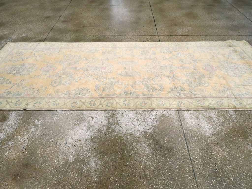 Vintage Indian Cotton Agra Wide Gallery Runner , No.17048 - Staging