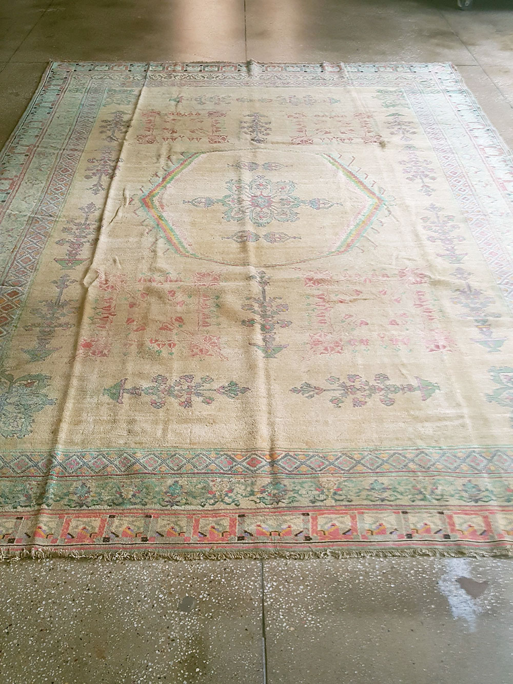 Antique Indian Agra Carpet, No.17052 - Staging