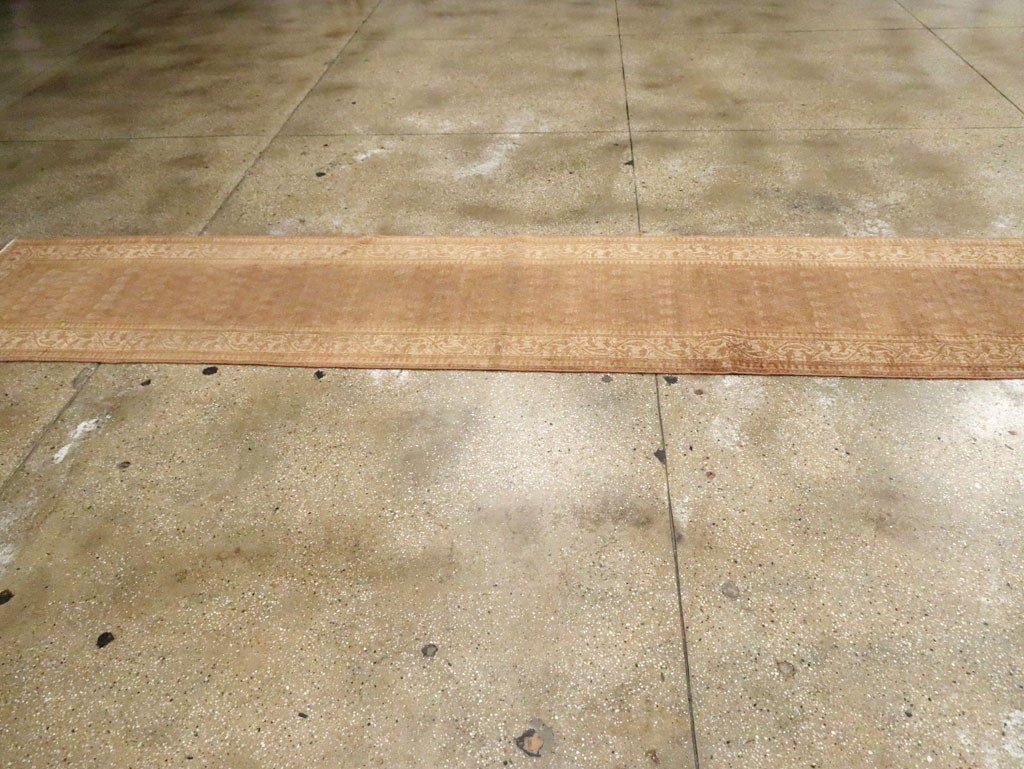 Antique Indian Amritsar Runner, No.17101 - Staging