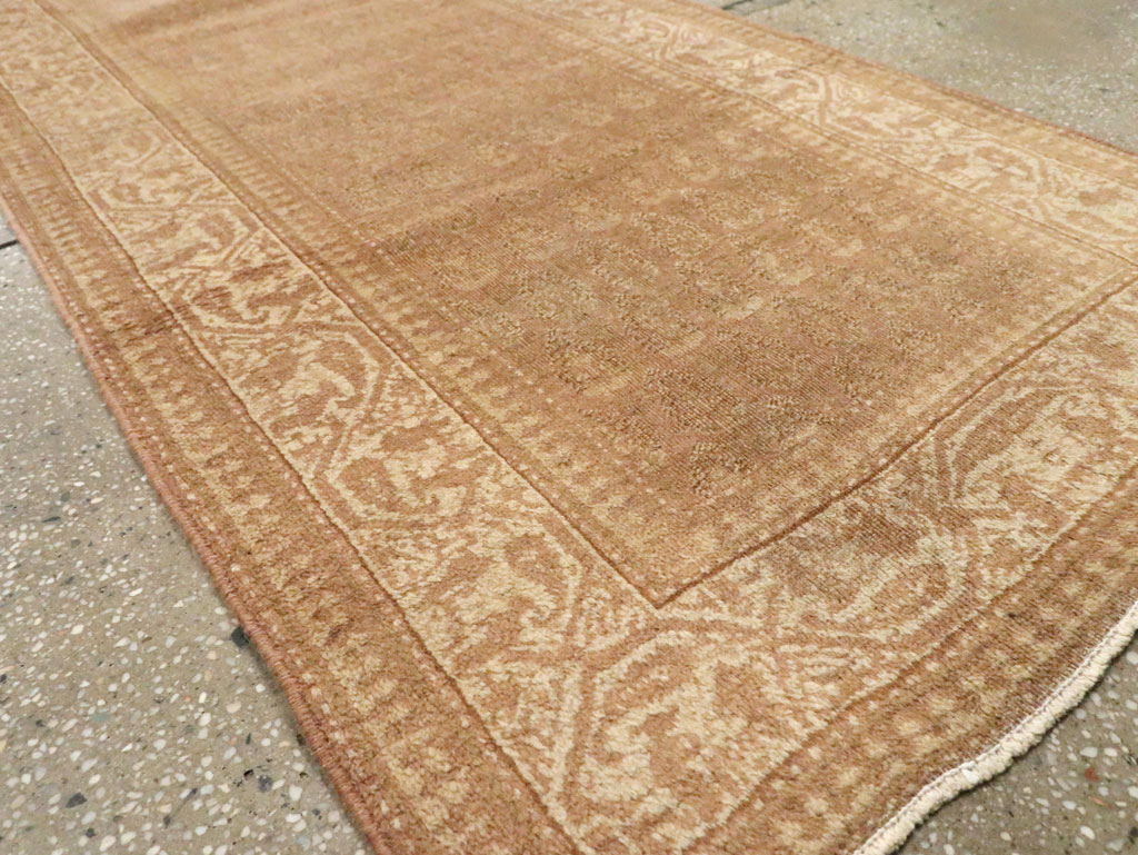 Antique Indian Amritsar Runner, No.17101 - Staging