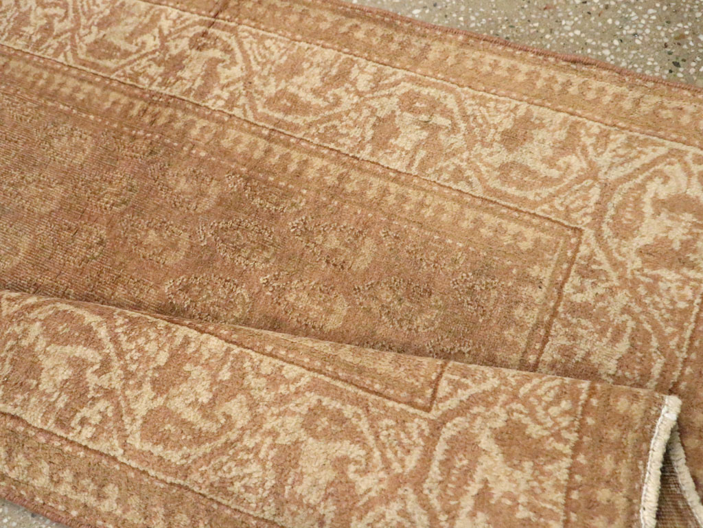 Antique Indian Amritsar Runner, No.17101 - Staging