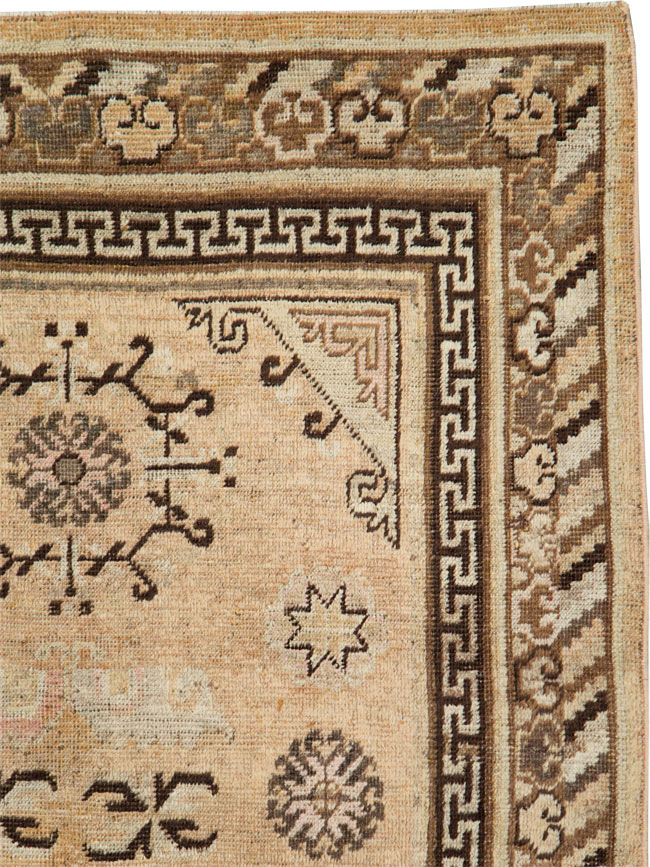 Antique East Turkestan Khotan Rug, No.17128 - Staging